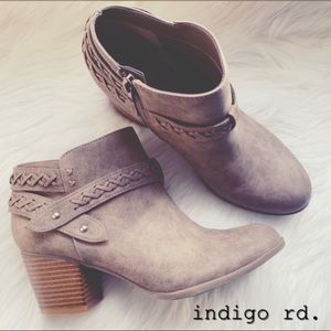 NWOT INDIGO Ankle Booties ✨
